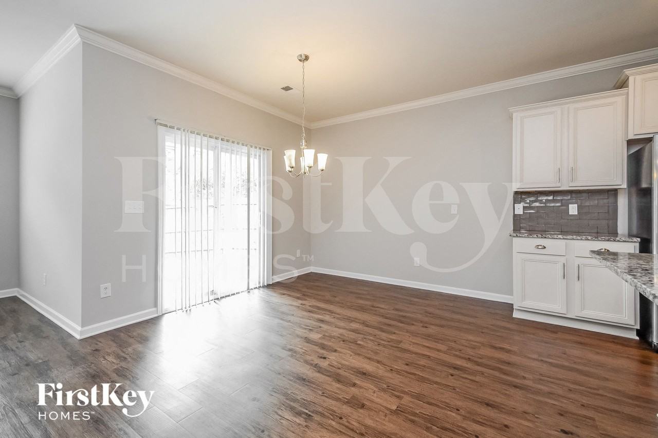 5056 Bella Ct - Photo 5 of 15