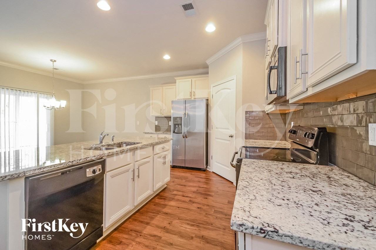 5056 Bella Ct - Photo 6 of 15