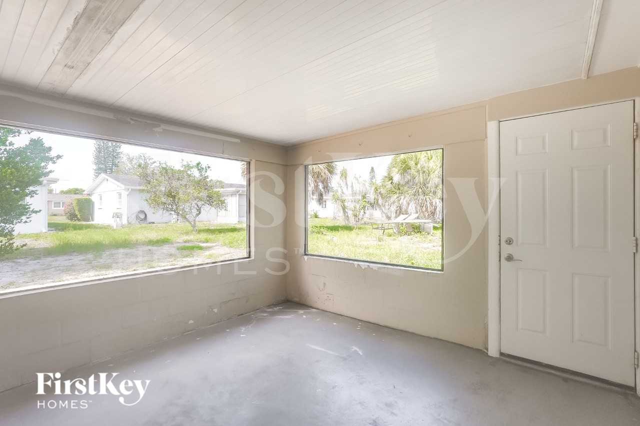 3530 Brompton Dr - Photo 6 of 16