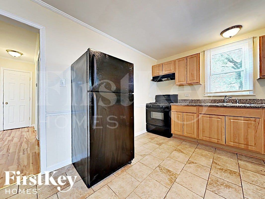 3529 212th Pl - Photo 4 of 18