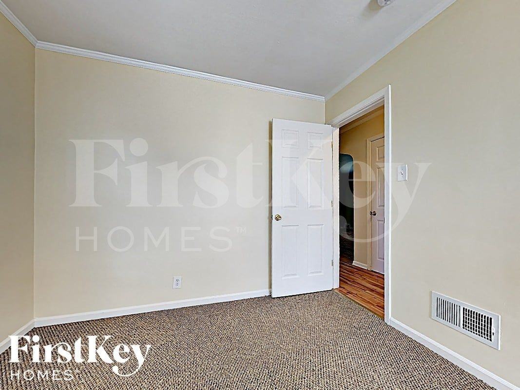 3529 212th Pl - Photo 7 of 18