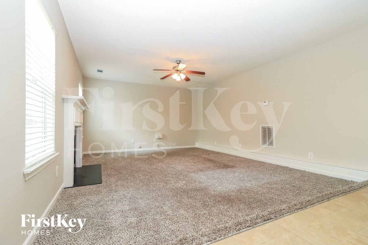 105 Birchfield Way - Photo 3 of 15