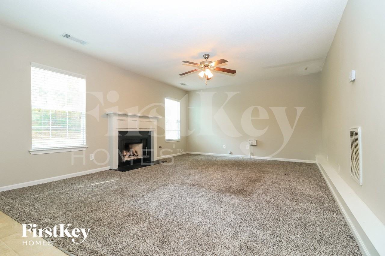 105 Birchfield Way - Photo 4 of 15