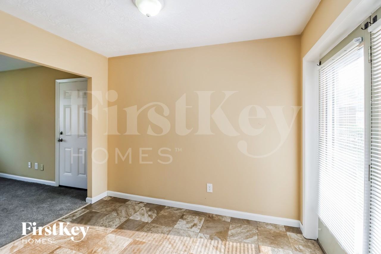 10288 October Dr - Photo 5 of 16