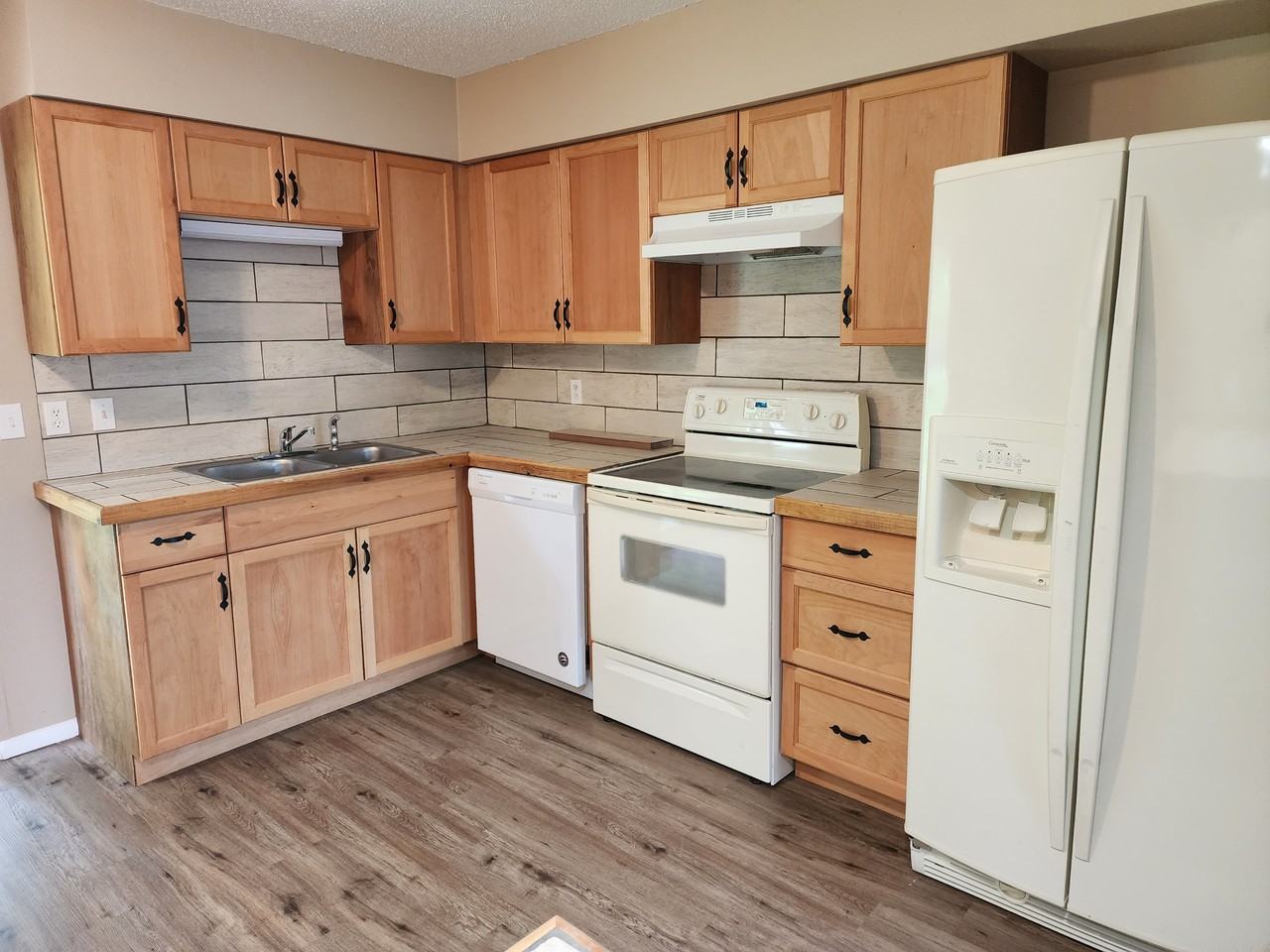 3271 S Alabama Ave - Photo 3 of 14