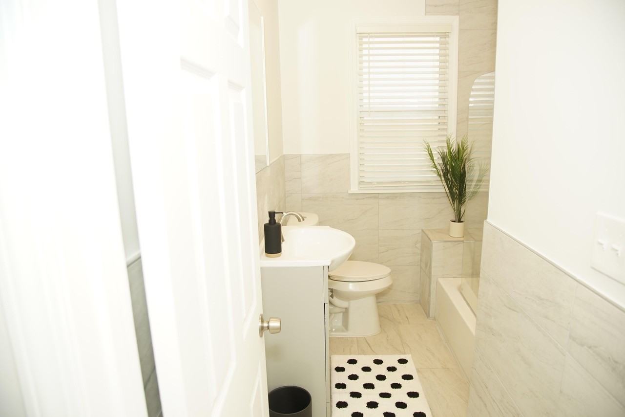 1664 Blaine St - Photo 6 of 15