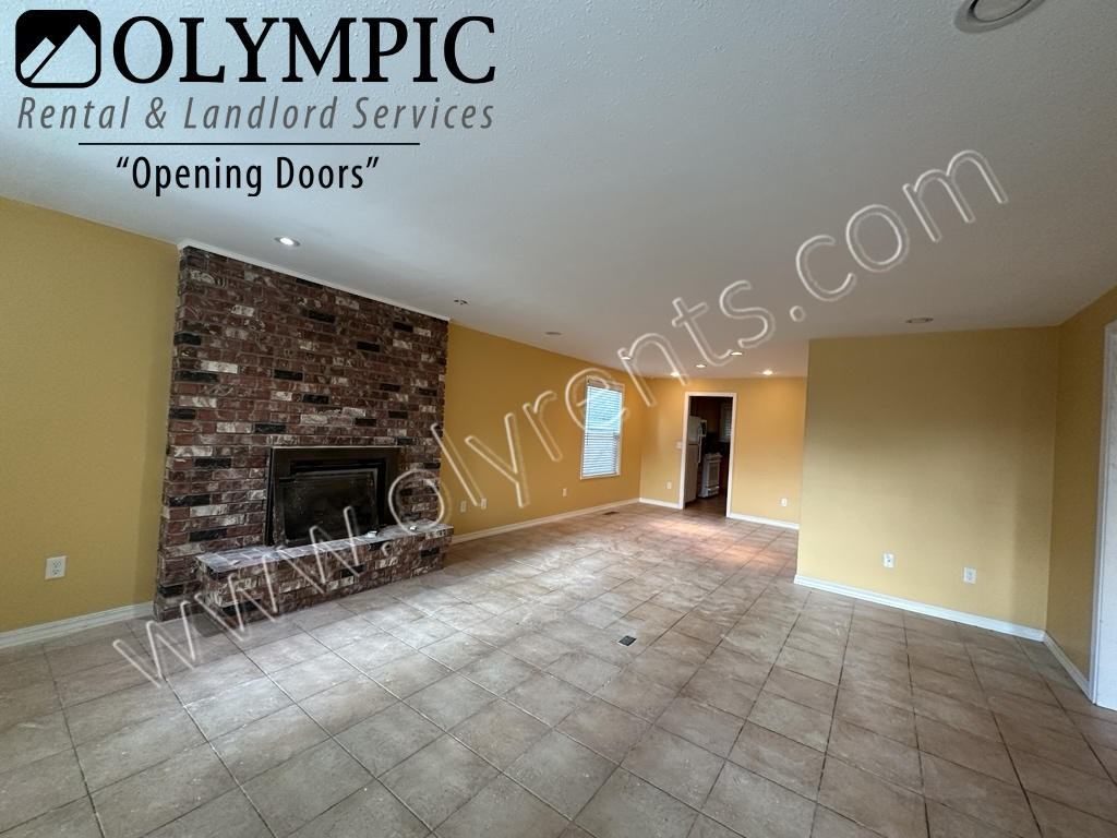 3902 Hillview Ct Nw - Photo 4 of 22