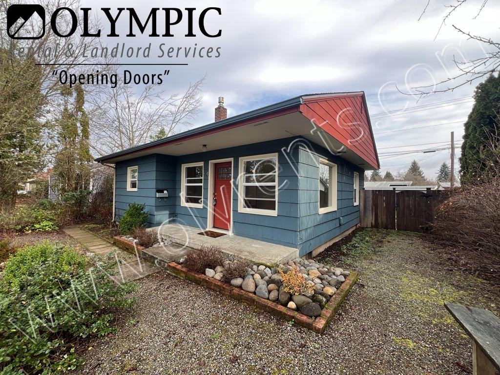 624 Milroy St Sw - Photo 3 of 16