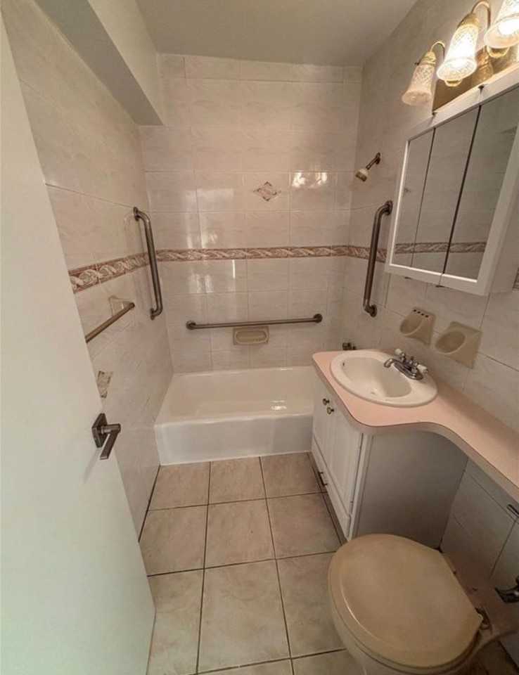 4200 Herkimer Pl #7676 - Photo 7 of 9