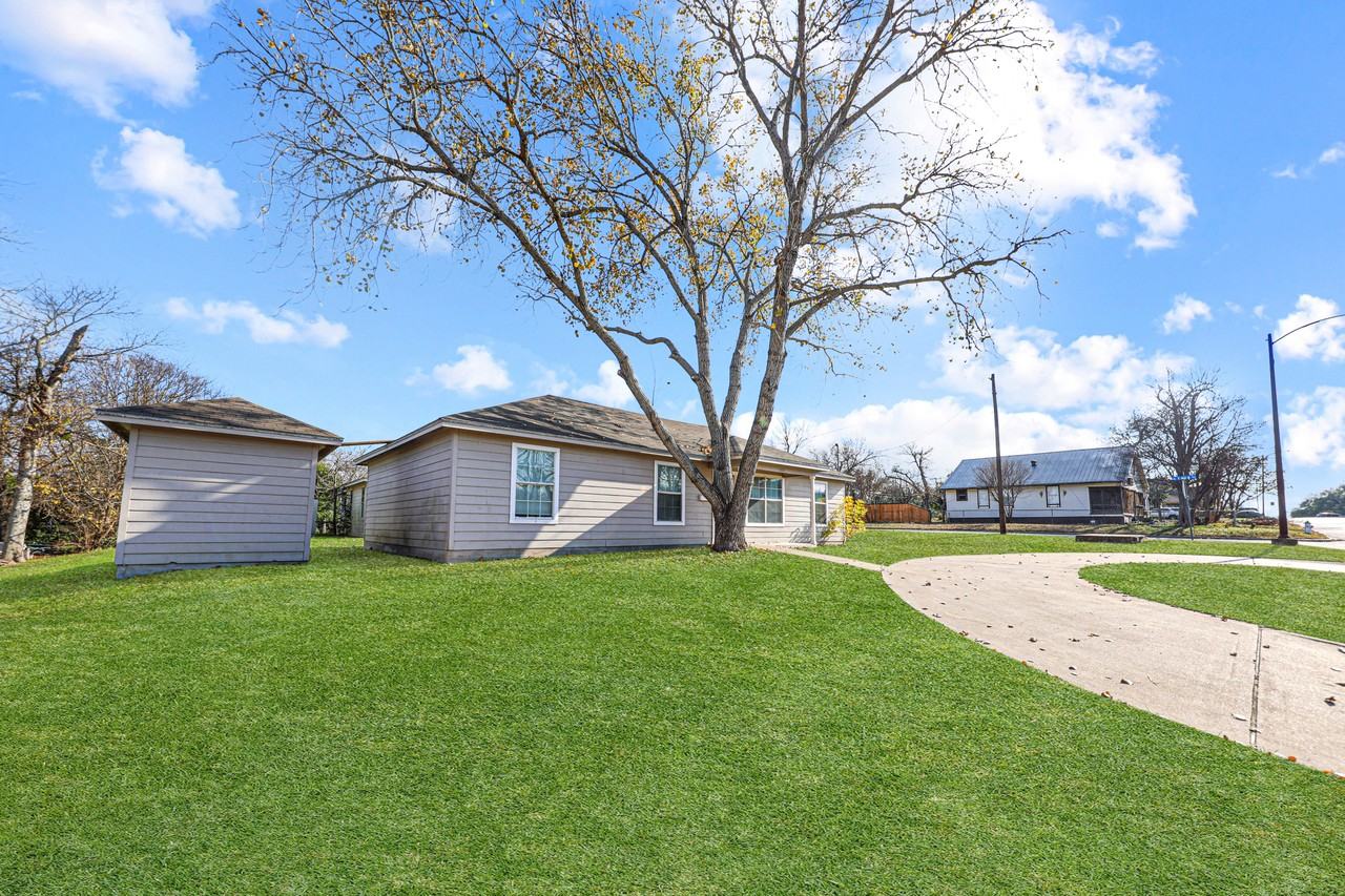 117 S 22nd St - Photo 3 of 15