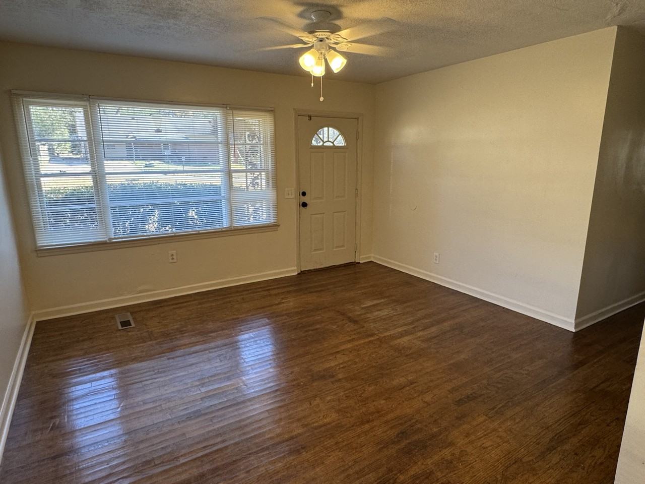 5081 Berry Ave - Photo 5 of 14