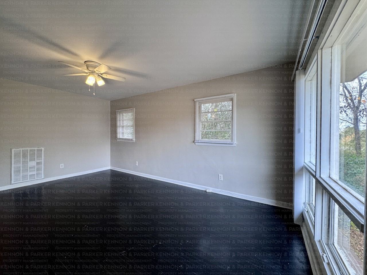 4426 Tracy St - Photo 2 of 13