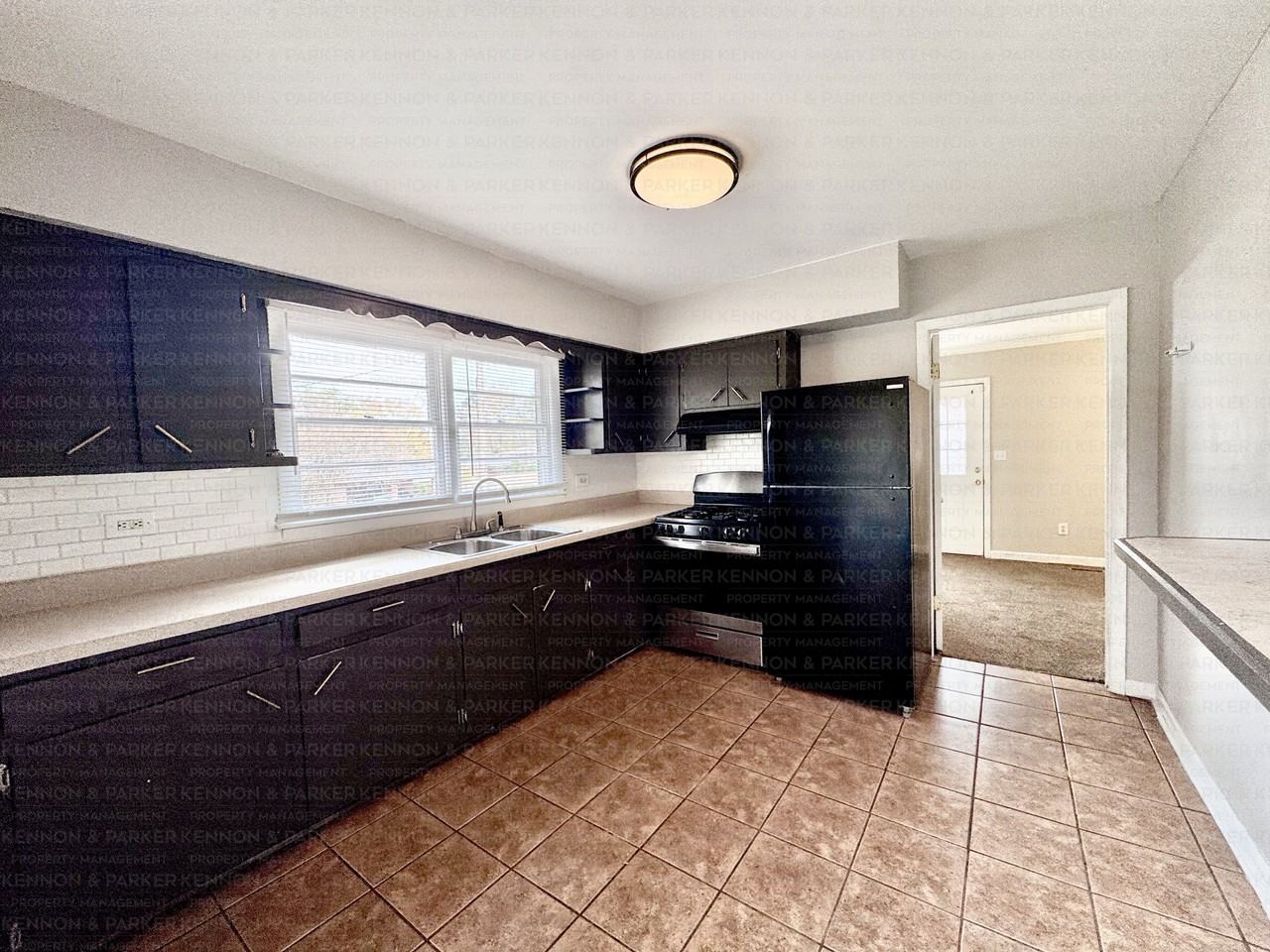 4426 Tracy St - Photo 4 of 13