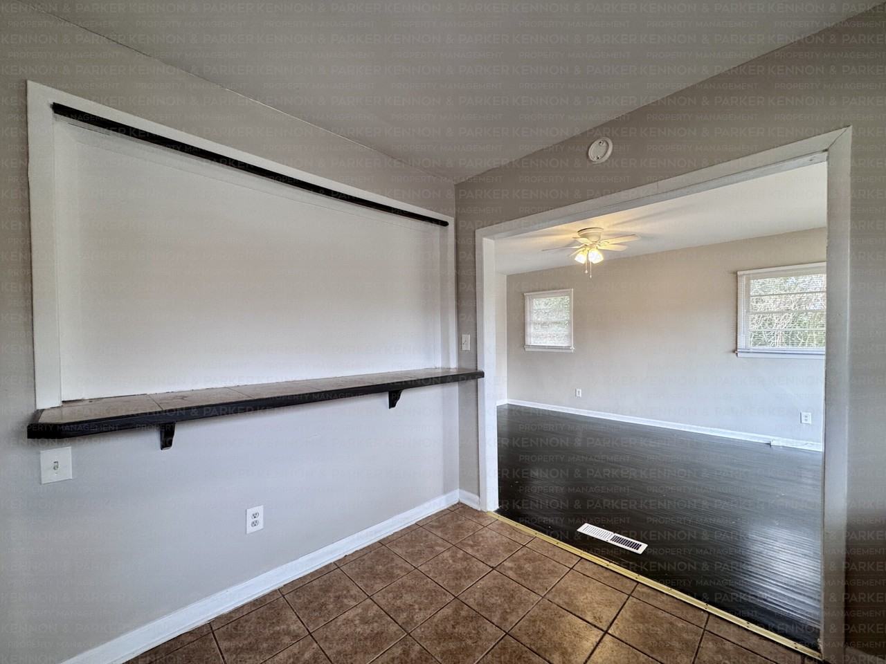 4426 Tracy St - Photo 5 of 13