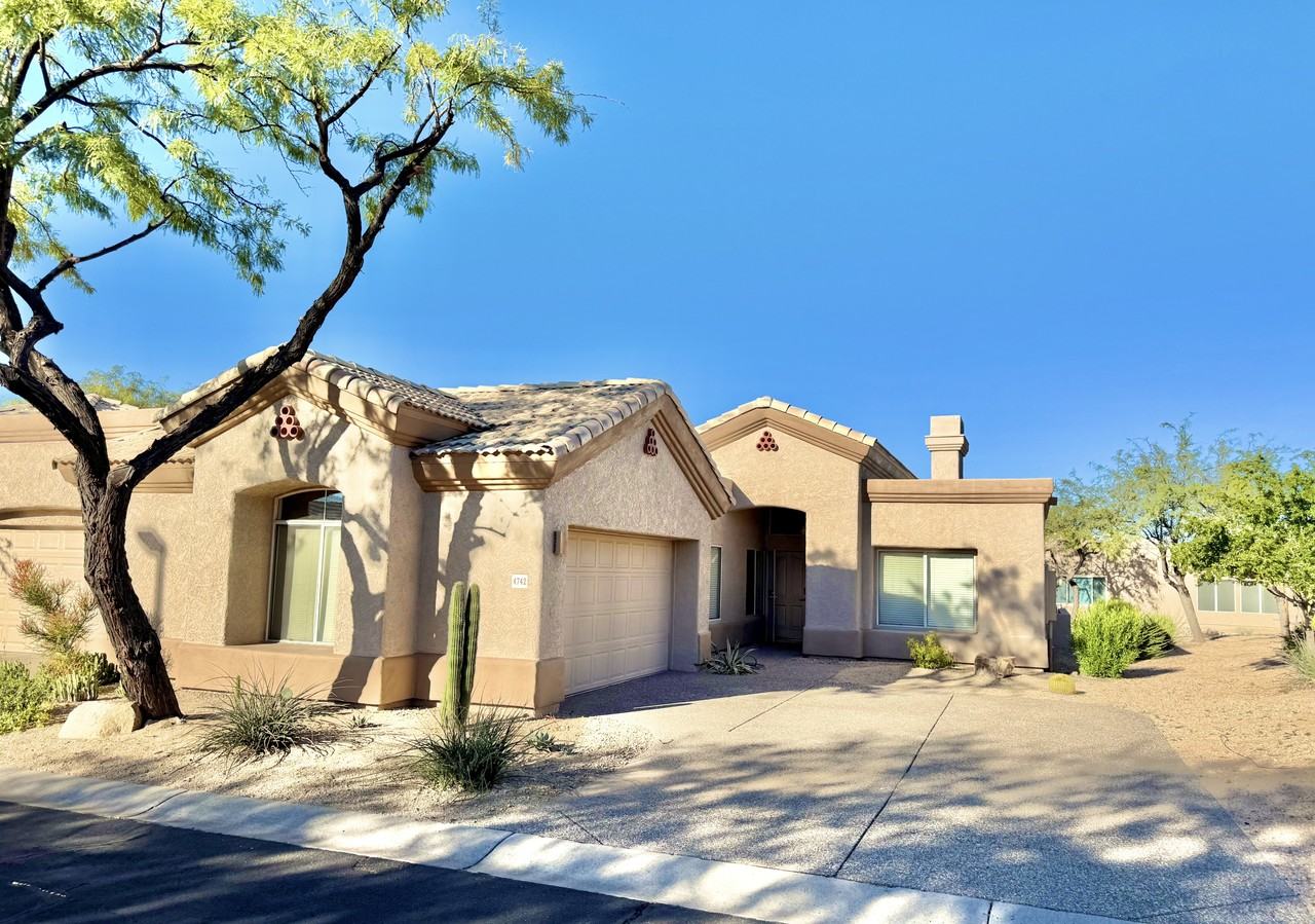 4742 E Eden Dr - Photo 3 of 23