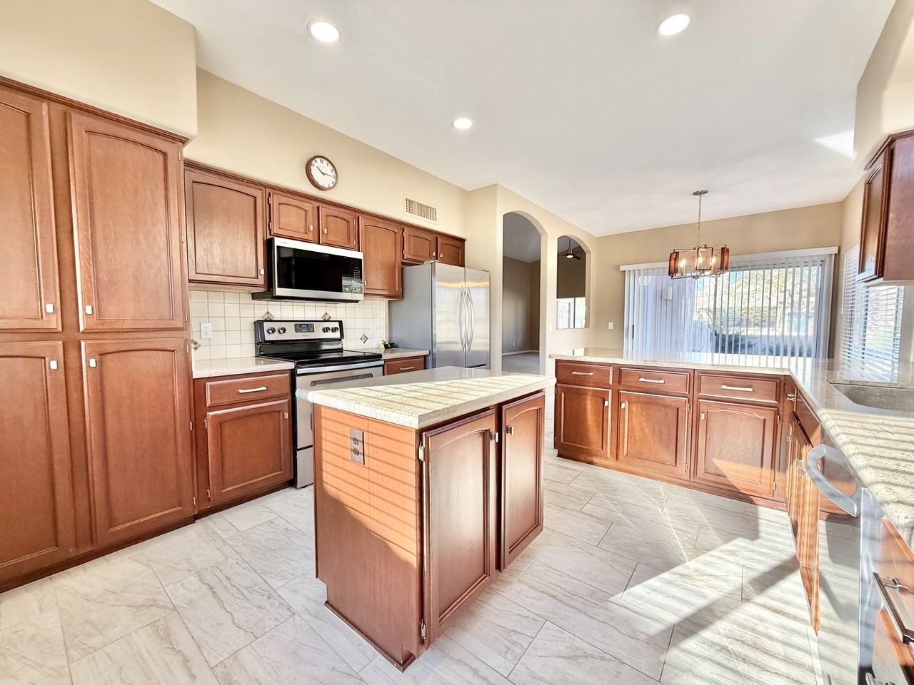 4742 E Eden Dr - Photo 2 of 23