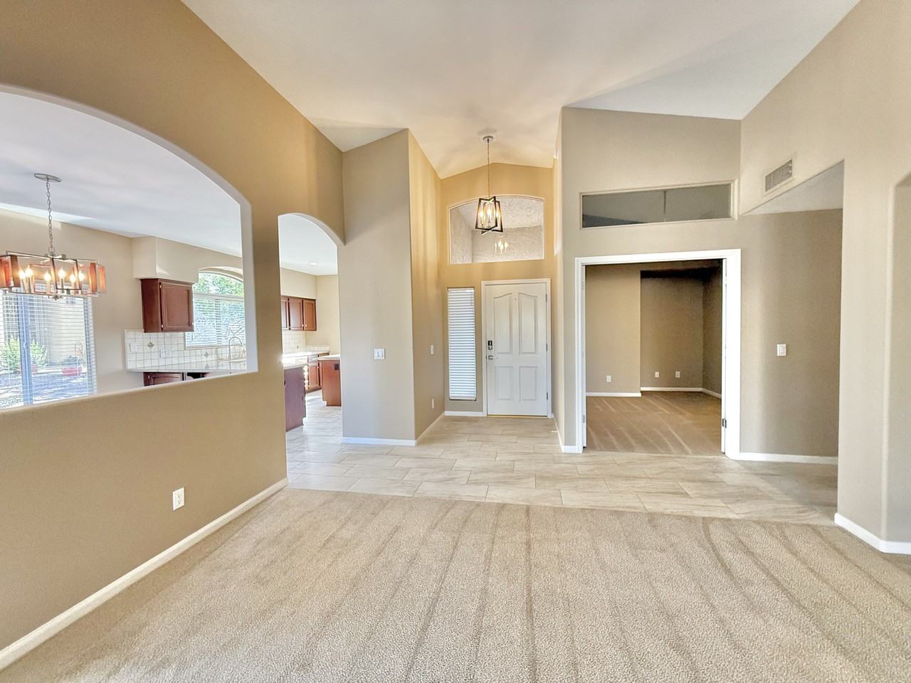 4742 E Eden Dr - Photo 5 of 23