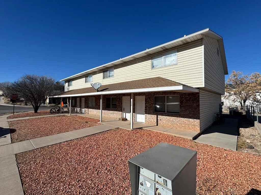 1790 W Harding Ave - Photo 4 of 4