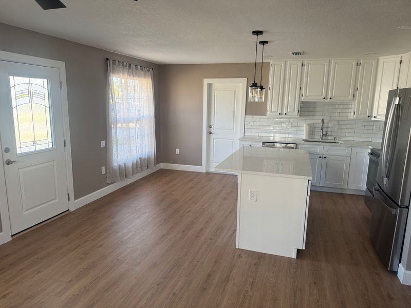 4243 Tahiti Dr - Photo 3 of 18