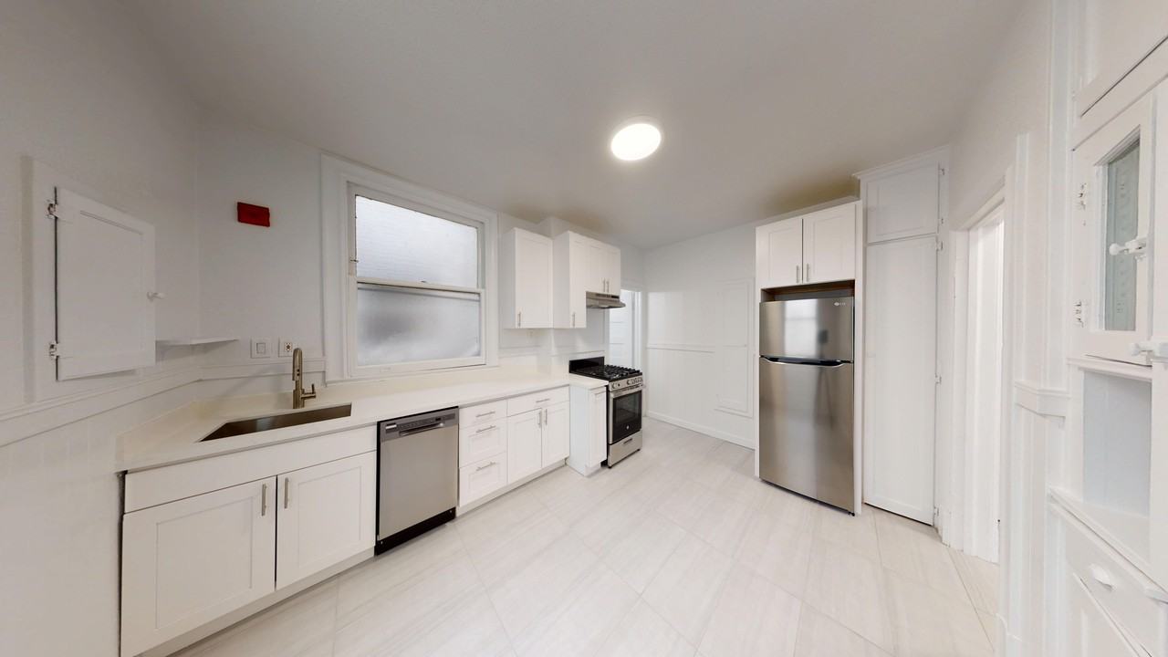 2510 Bancroft Way - Photo 6 of 50