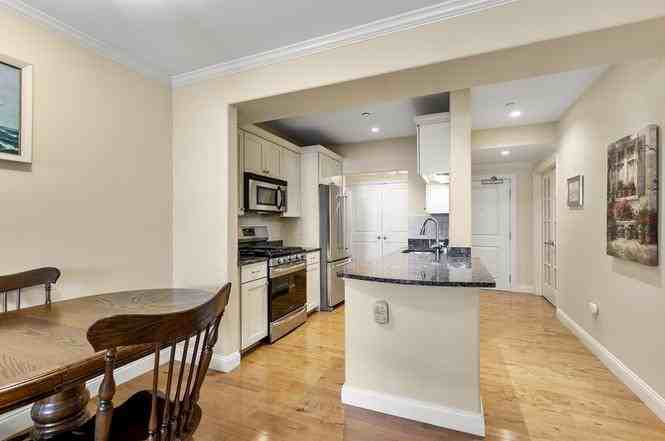 426 Main St - Photo 7 of 13