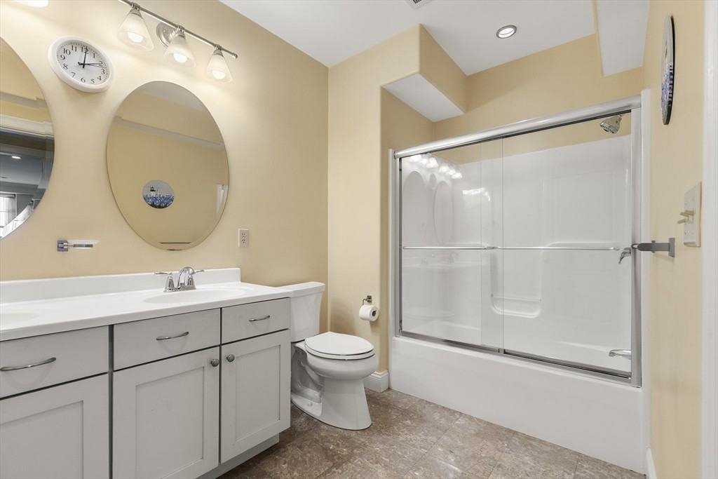 426 Main St - Photo 5 of 13