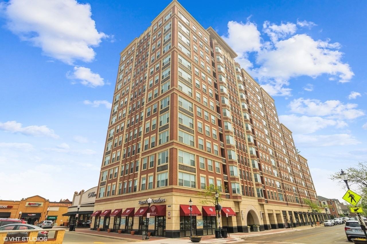 77 S Evergreen Ave - Photo 3 of 9