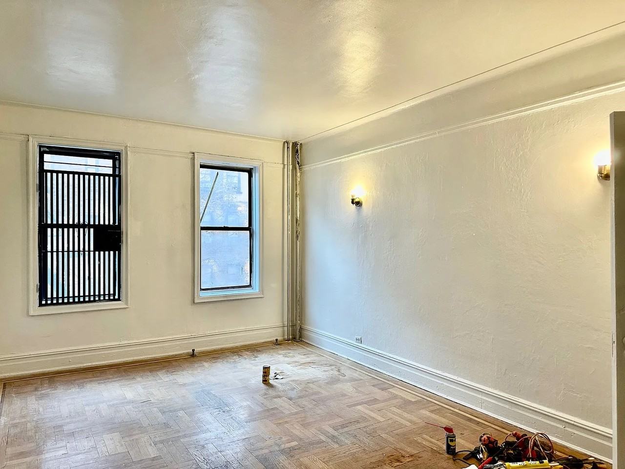 2121 Westbury Ct - Photo 4 of 8