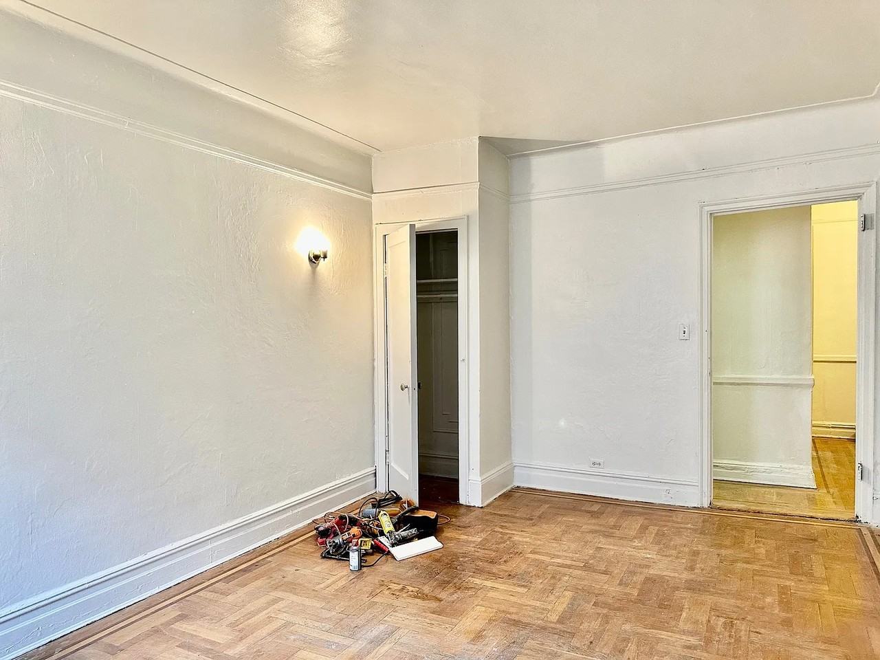 2121 Westbury Ct - Photo 5 of 8