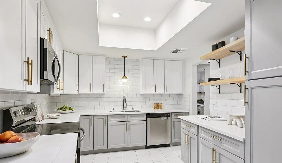 4242 Stansbury Ave - Photo 7 of 12