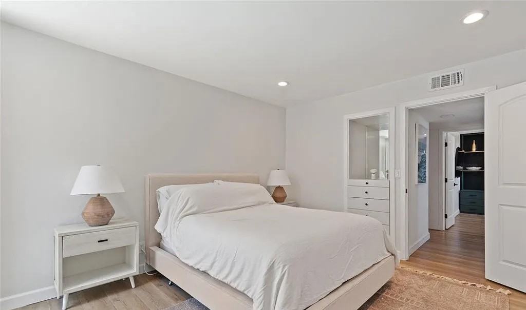 14414 Addison St - Photo 2 of 9