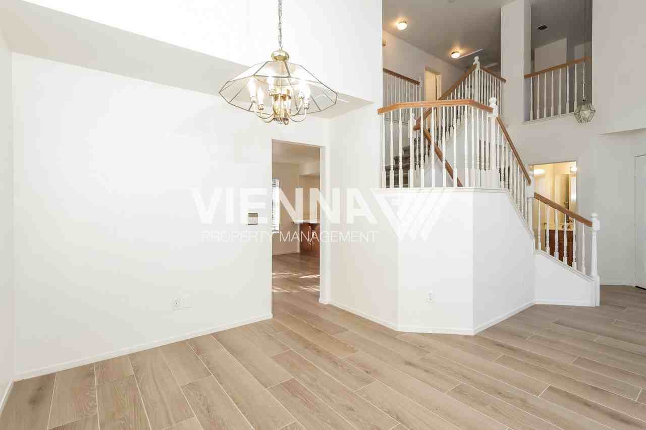 8263 Windwood Way - Photo 5 of 20