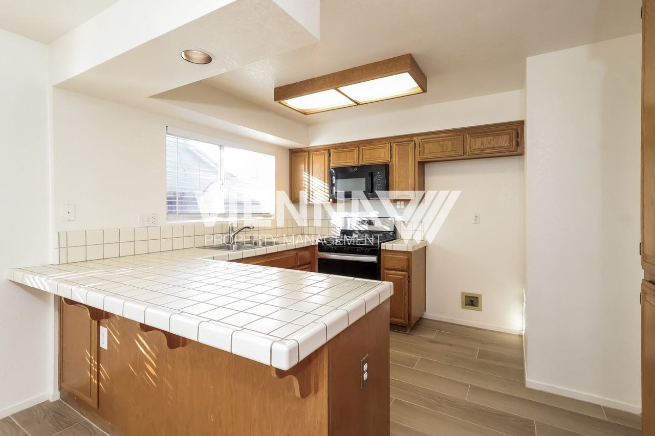 8263 Windwood Way - Photo 6 of 20