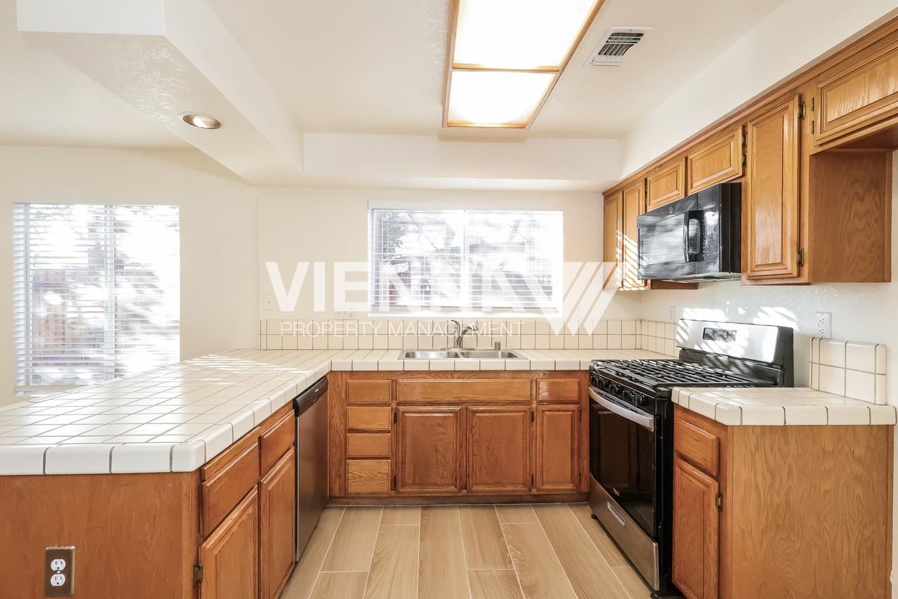 8263 Windwood Way - Photo 7 of 20