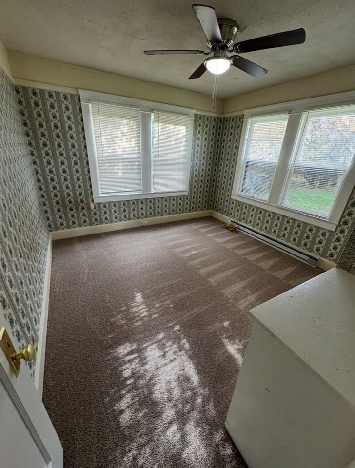 1061 N Pilgrim St - Photo 7 of 9