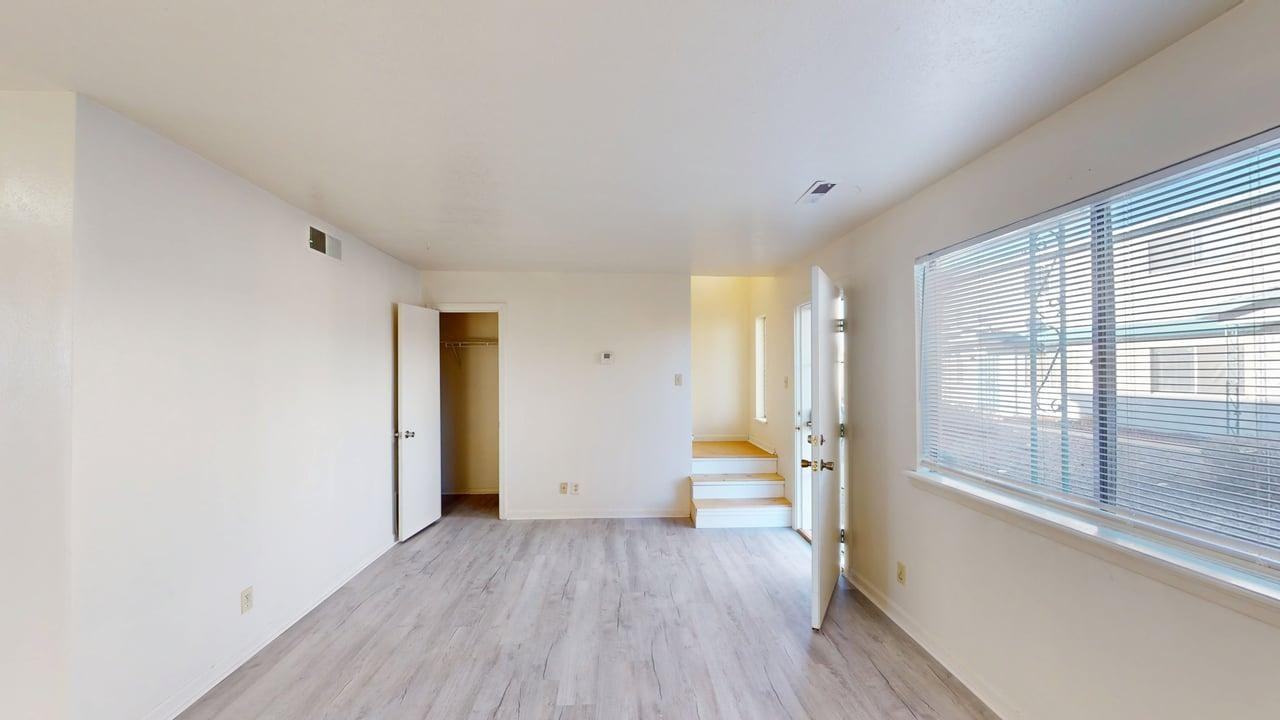 808 Ortiz Dr Se - Photo 5 of 38