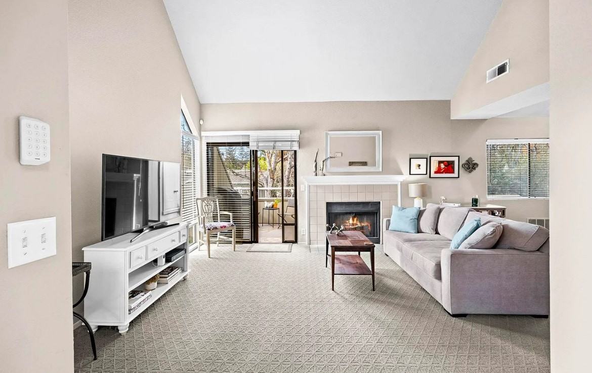 1756 Braddock Ct - Photo 3 of 22