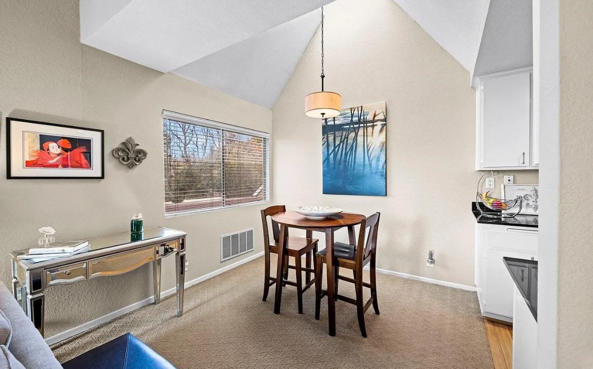 1756 Braddock Ct - Photo 5 of 22