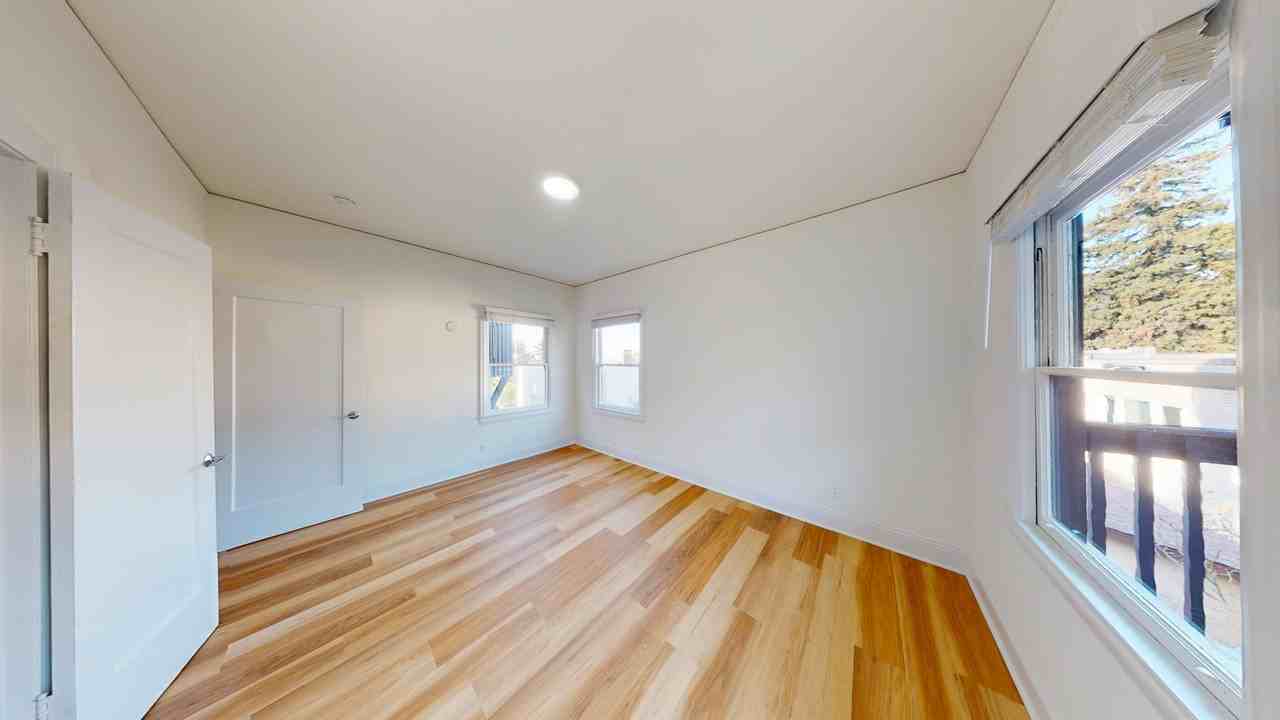 1729 Arch Street - Photo 4 of 35