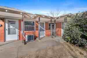 featured image of 2306 Sw 8th Ave