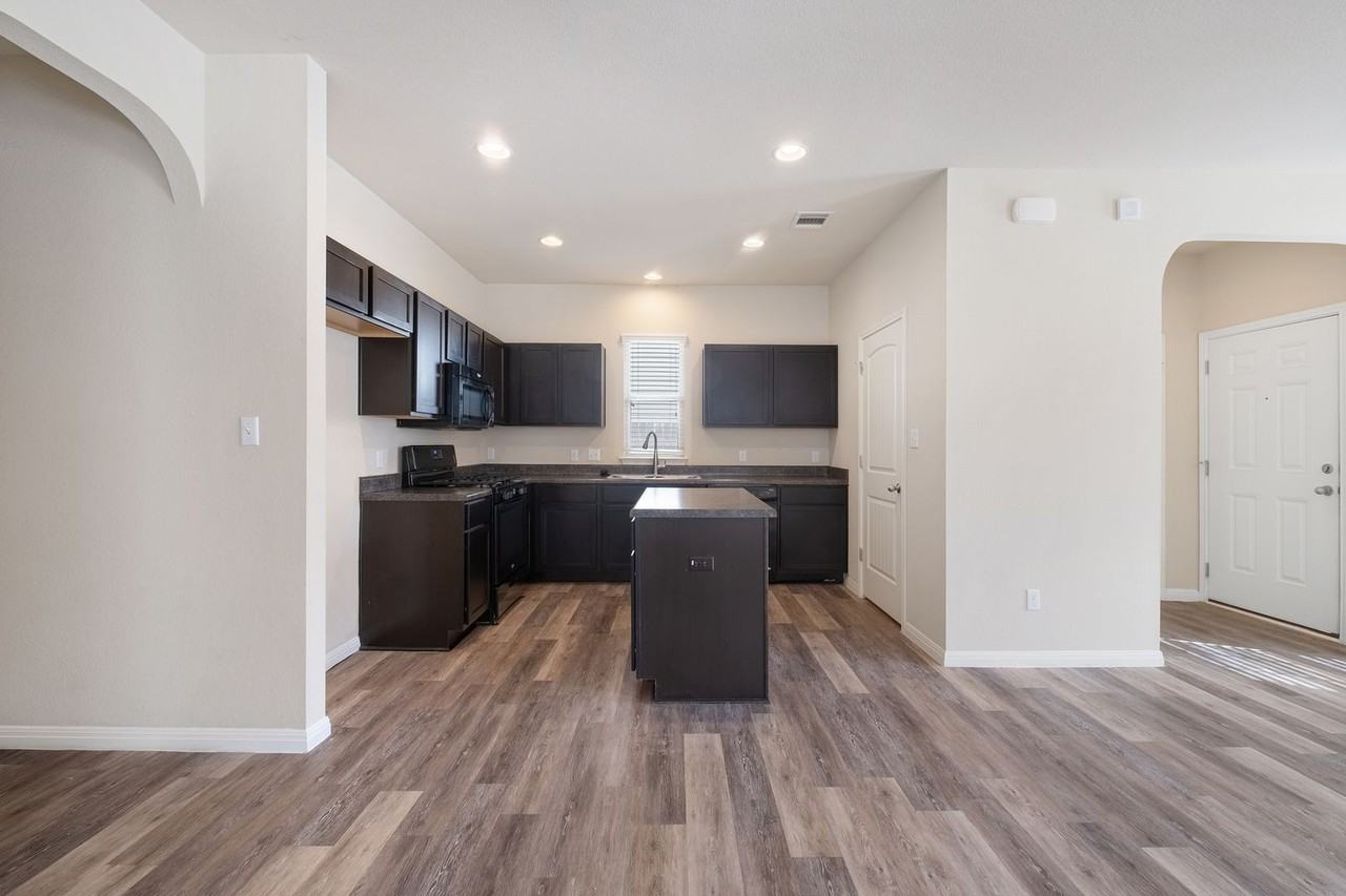 4614 Esper Ln #339 - Photo 7 of 23