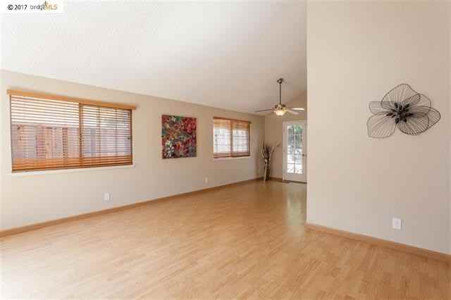 2708 Clover Ct - Photo 6 of 26