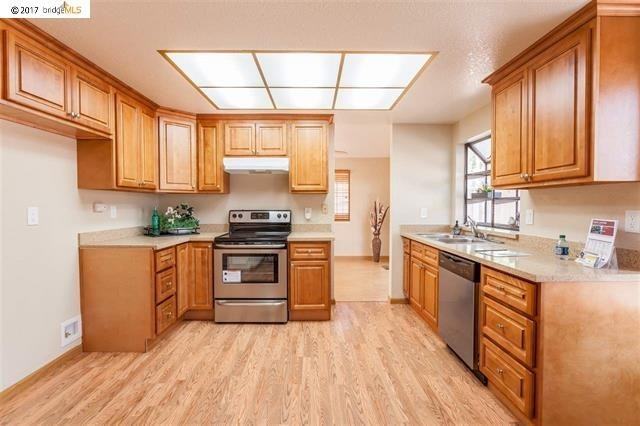 2708 Clover Ct - Photo 3 of 26