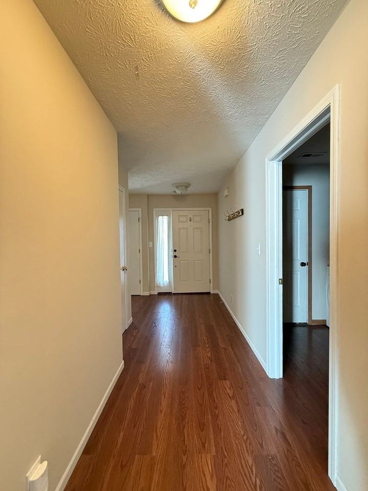 3102 Runyon Dr - Photo 2 of 14