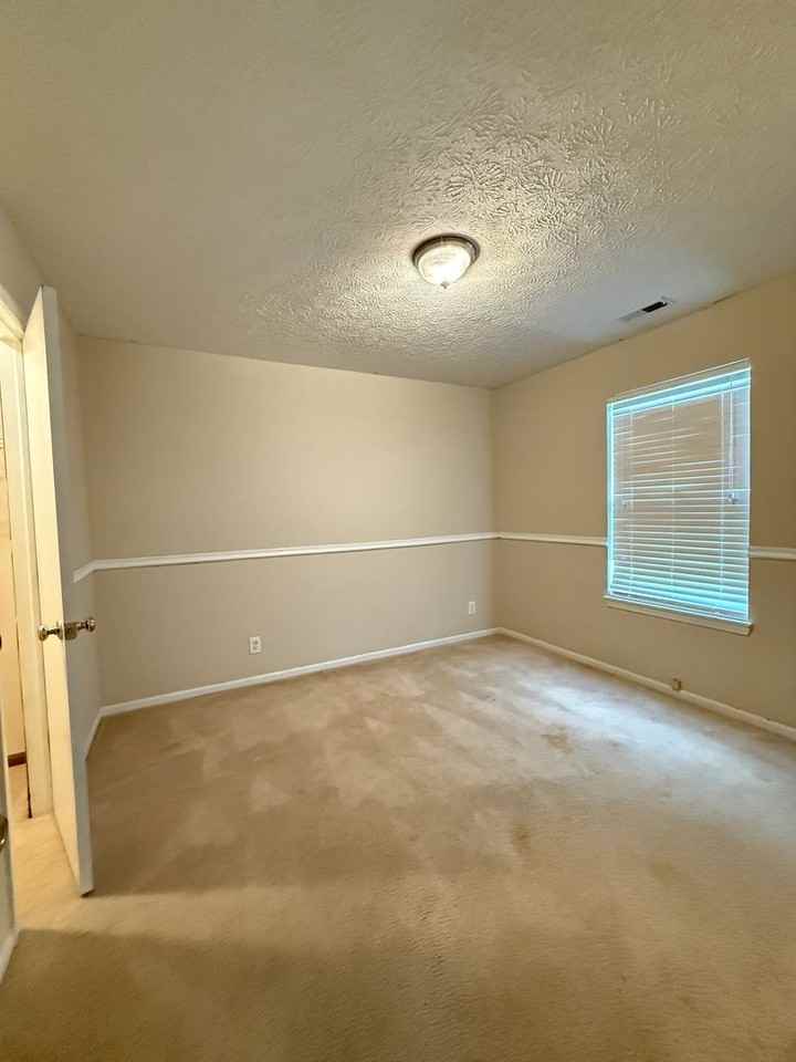 3102 Runyon Dr - Photo 7 of 14