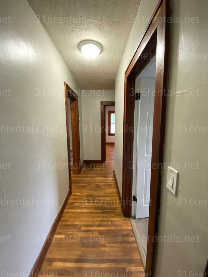 905 N Oliver Ave - Photo 7 of 13