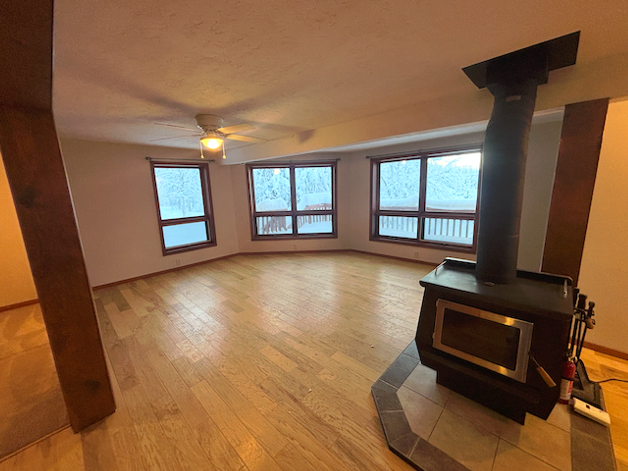 1032 Union Dr - Photo 2 of 11