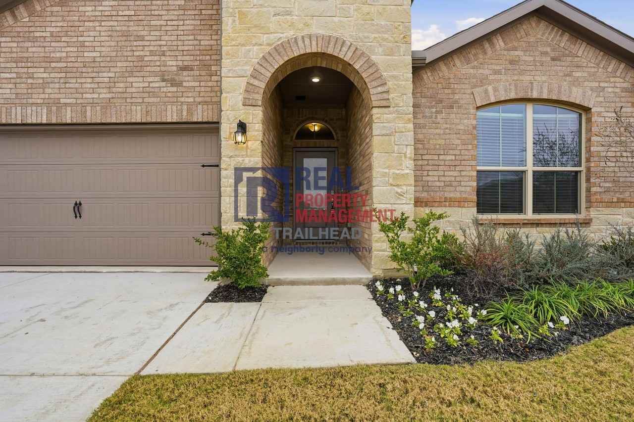 121 Goodnight Ct - Photo 2 of 30