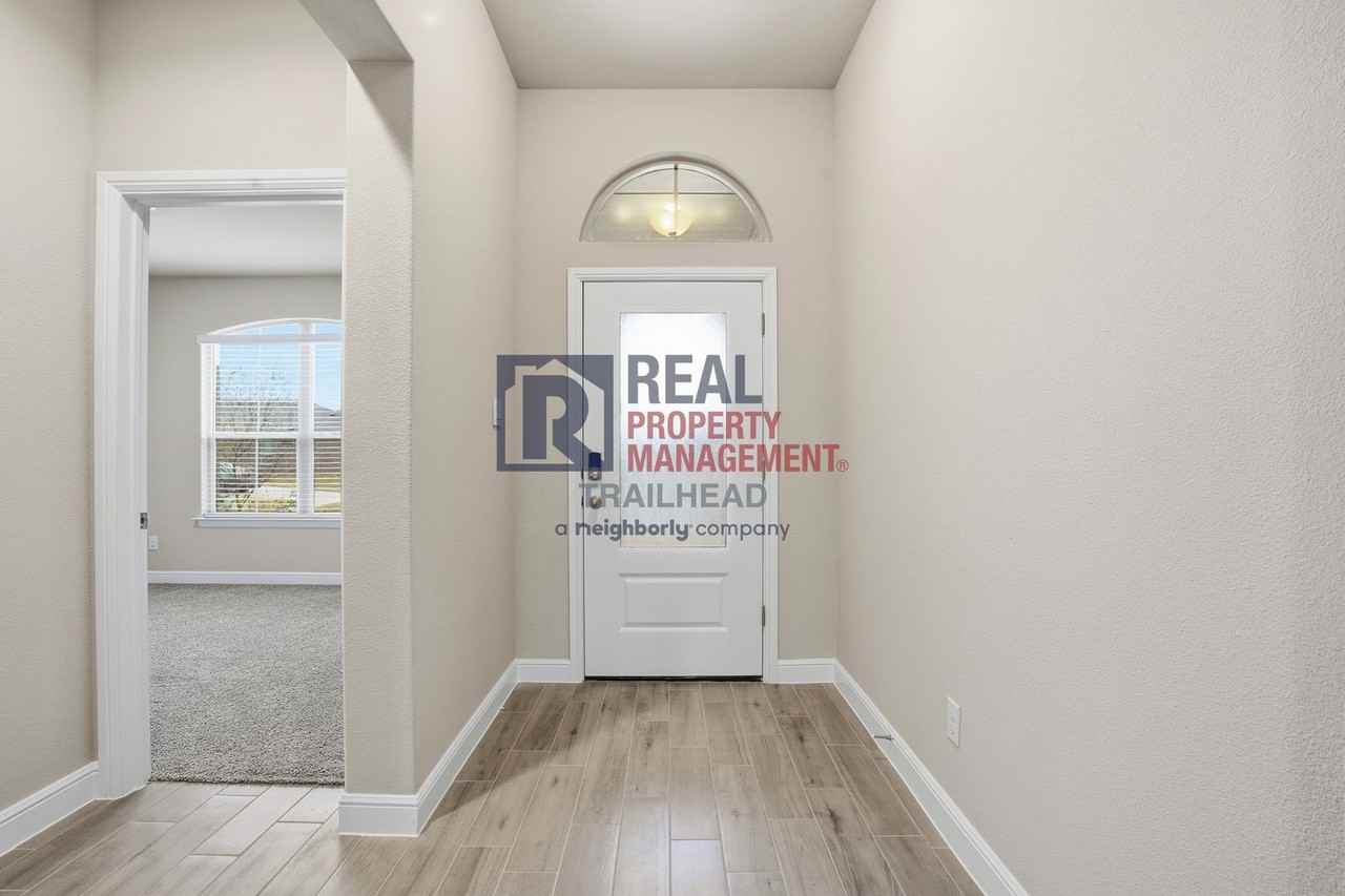 121 Goodnight Ct - Photo 5 of 30