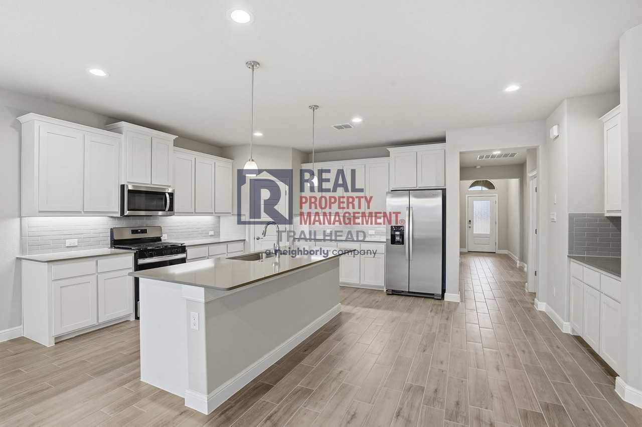 121 Goodnight Ct - Photo 7 of 30